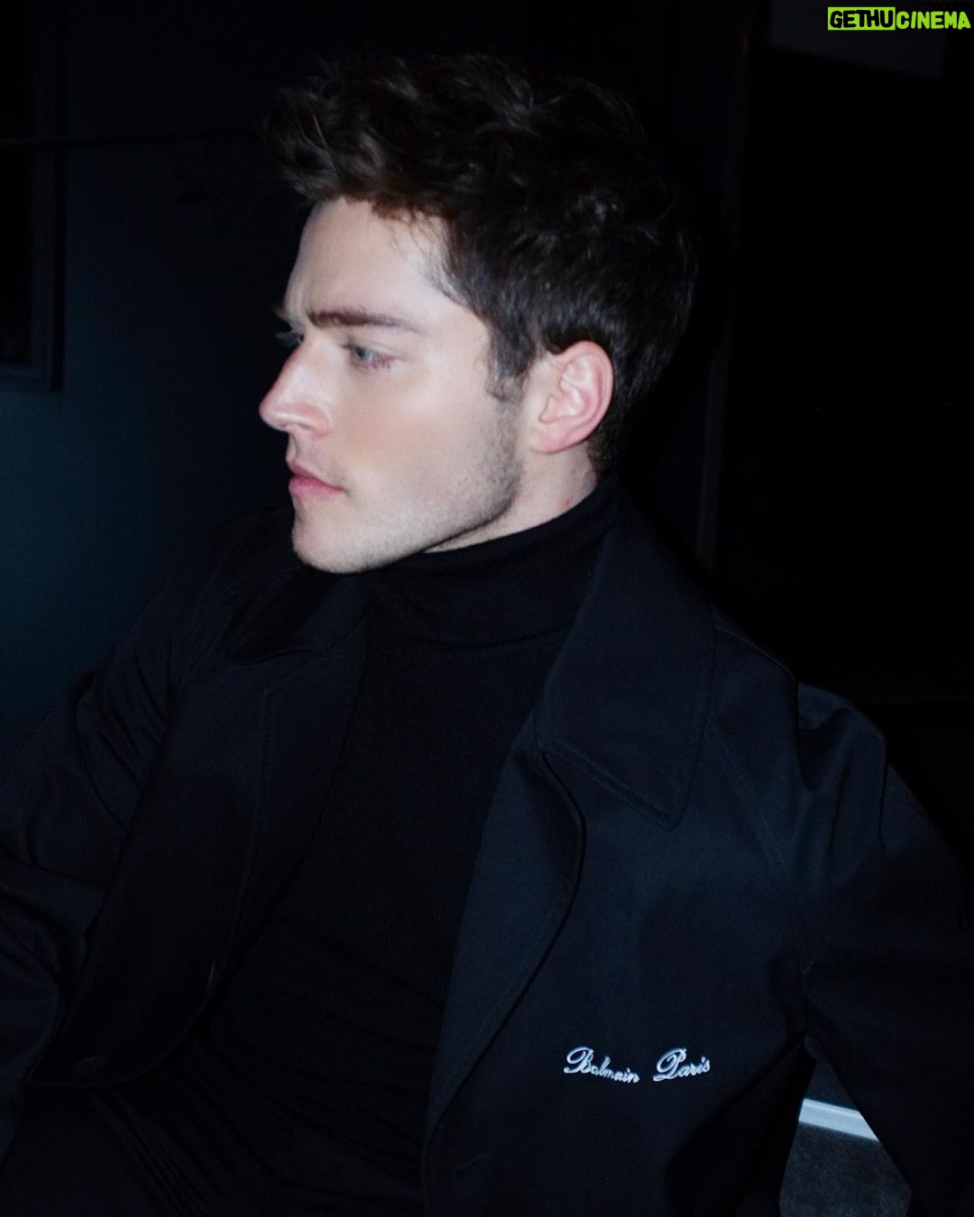 Froy Gutierrez Instagram - vampiros en Paris @dorso @balmain