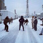 Fujii Kaze Instagram – 人生お疲れさまです。気が付いたらデビューして３年になってました。マネージャーは48になってました。何を良いことをして、こんなに恵まれてるのだろうと思います。たくさんの愛をほんといつもありがとうございます。おれも出来る範囲で送り続けます。
でも、お互い休める時にしっかり休もうね。_(:3」∠)_♡
my 3rd anniversary as an artist made me think a lot about my blessings. i’d love to thank you so much for ur love always, i’m literally feeling them in many ways. 📱i’ll keep sending mine too to you as far as I could. ♡
but don’t forget to take a good rest and break whenever you need to. _(:3」∠)_ 🪷 You’re doing really good in your life. let me hug you. 🫂 サンドーム福井