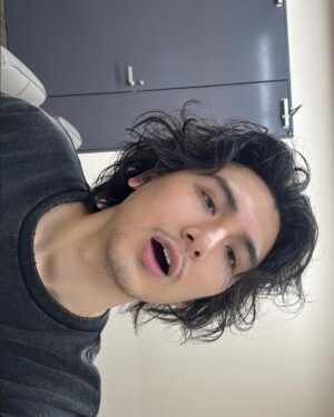 Fujii Kaze Instagram - why am I so cute