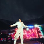 Fujii Kaze Instagram – LOVE ALL SERVE ALL Stadium Live. 🤍 thank you for all. you all are amazing. 🤍
.
✏️: @dutch_tokyo 
🥻: @remitakenouchi 
💆🏻‍♂️: @rr_takai_ 
📸: @tomoyuki_kawakami