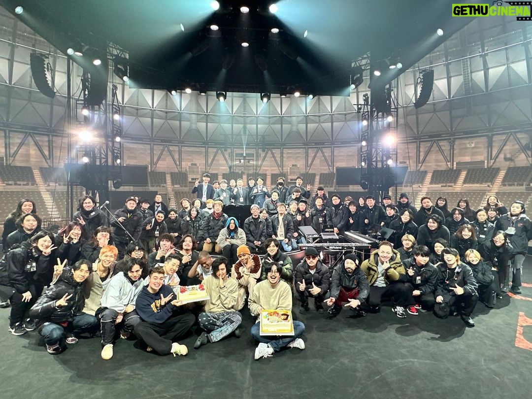 Fujii Kaze Instagram - 人生お疲れさまです。気が付いたらデビューして3年になってました。マネージャーは48になってました。何を良いことをして、こんなに恵まれてるのだろうと思います。たくさんの愛をほんといつもありがとうございます。おれも出来る範囲で送り続けます。 でも、お互い休める時にしっかり休もうね。_(:3」∠)_♡ my 3rd anniversary as an artist made me think a lot about my blessings. i’d love to thank you so much for ur love always, i’m literally feeling them in many ways. 📱i’ll keep sending mine too to you as far as I could. ♡ but don’t forget to take a good rest and break whenever you need to. _(:3」∠)_ 🪷 You’re doing really good in your life. let me hug you. 🫂 サンドーム福井