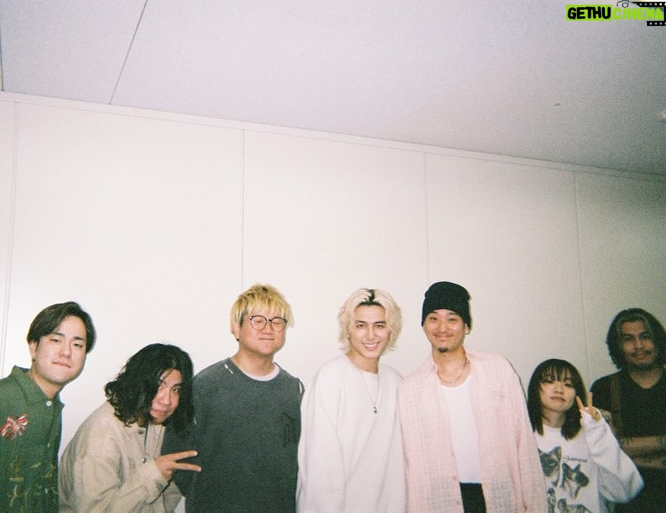 Fujii Kaze Instagram - Can’t believe this happened. I had so much fun and this moment made me cry the other day. Performing with my beloved, much respected brothers and sister at Tiny Desk Concerts Japan. I can’t wait to share this lovely memory with All of you. 🌳 God bless