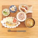 Fumino Kimura Instagram - *** 今日のごはんでした。 タラのバター醤油焼き チンゲンサイともやしのナムル レンコンの明太マヨ和え 白ナスの豚バラ巻 長芋と納豆と頂き物おくらの ネバネバおみそ汁 雑穀米 たらデビューは 衣を剥がしてしまうという痛恨のミス。 鉄のフライパンは よく熱さなきゃダメって 分かってるのに ついついせっかちしてしまいます。。 おみそ汁に納豆 みんなはアリorナシ？？ また明日ね、おやふみなさい🫧