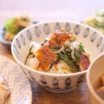 Fumino Kimura Instagram - *** 今日のごはんでした。 鶏ふりそでとねぎの塩焼き トマト搾菜 チンゲンサイとえのきのお浸し 竹輪ときゅうりのマヨ和え なすと舞茸のおみそ汁 関根さんのちらし寿司 むかーーーしからお世話になってる 大好きな和食屋さんに遊びに行った帰り 『明日のごはんな』と 持たせてくれたのは 鰻のちらし寿司でした。 気持ちのこもったごはんって なんて美味しいんだろう🍱 いただきます って良い言葉だよね🤭 おやすみなさい、また明日🍀