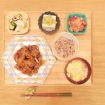 Fumino Kimura Instagram - *** 今日のごはんでした。 豚こまの黒酢酢豚 かぶときゅうりの塩昆布和え ねぎダレ冷や奴 トマトのツナ和え ハナビラタケのかき玉スープ 雑穀米 豚こまだから手軽だし 揚げてないからヘルシー🫧