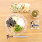 Fumino Kimura Instagram - *** 今日のごはんでした。 もう夏ですね☀️ 今年はとても麺に頼りそうな予感。 お取り寄せの 辛み大根のぶっかけ蕎麦 テレビで見て気になっていた 天船巻き寿司 菜の花、筍、さつまいも、舞茸の天ぷら めかぶ 天ぷらはお塩で食べるのが好きです🍤
