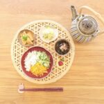 Fumino Kimura Instagram - *** 今日のごはんでした。 ゆで鶏のだし茶漬け風 (きゅうり、ささみ、錦糸卵) キャベツとしらすの和えもの 筍の含め煮 もずく、たたき梅 三杯酢、黒酢と玄米酢 どっちが好みかなぁと試してみたけど 黒酢の方が好みでした！ なんだかもう夏ですね🌻 急に暑くなるから さっぱりさらさらとしたものが 食べたくなった日でした🫧