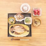 Fumino Kimura Instagram - *** 今日の朝ごはんでした。 アジの開き ほうれん草おひたし レンコンの塩きんぴら 山形だし納豆 キャベツとおナスのおみそ汁 しらす乗っけ雑穀米 とちあいか🍓 昨夜スーパーに行ったら 立派なアジの開きがあって早速。 とちあいか🍓がスーパーに並んでたのも とちあいかファンとしてはとても嬉しい🤭