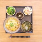 Fumino Kimura Instagram - *** 今日のごはんでした。 親子丼 ほうれん草のさっぱり和え もずく酢 トマトとちくわの明太マヨ和え 大根とわかめのおみそ汁 前日にお取り寄せした鶏の網焼きをして その残った鶏を使って親子丼に🐣 雨が続くから 身体に気を付けてね🫧