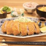 Fumino Kimura Instagram - *** 先日のごはんでした。 ミルフィーユかつ えのきとトマトの搾菜和え 豆苗とおかかのおひたし 温カブのみそダレがけ 雑穀米ごはん キャベツとじゃがいものおみそ汁 あらー本当に時間があっという間 あれもこれもしたいから わしわし働いております。 毎日楽しい！！ みんなにも届けるから 楽しみに待って下さいね🤭💕