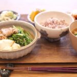 Fumino Kimura Instagram - *** 先日の朝ごはんでした。 お豆腐と豚バラ豆苗のピリ辛味噌煮 きゅうりとちくわの辛子マヨ和え カボチャのそぼろあんかけ トマトと搾菜の中華和え キャベツとジャガ芋お揚げのおみそ汁 気づけばあっという間に1週間経ってる！ すっかり寒くなったし温かいごはんが しみてくる日々ですね🤭🍲
