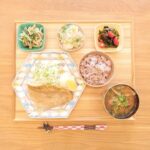 Fumino Kimura Instagram – ***
今日はちょっと特別に…✨

のどぐろの塩焼き
水菜としめじのおひたし
温かぶのそぼろ餡
トマトときゅうりとわかめの酢の物
のどぐろのあら汁
雑穀米ごはん

とっておいたとても立派なお魚🐟で
のんびりまったり過ごす贅沢な夜。
明日が楽しみだな、みんなまた明日ね💌