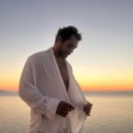 Furkan Andıç Instagram – İlikleyene kadar güneş battı tabi.. 🌹😕🌞