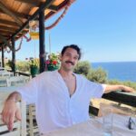Furkan Andıç Instagram - “Geldi iki gözümün çiçeği…” 🌹