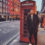 Furkan Andıç Instagram – Bir klişeyi daha gerçekleştirmiş olmanın haklı gururunu yaşıyorum ☎️ #beaking Piccadilly Circus