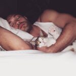 Furkan Andıç Instagram - Sahiplenen kedi bakışı ve patisi... :)(: 👀🐾
