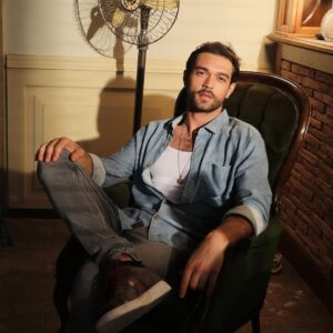 Furkan Andıç Instagram - Milliyet Cumartesi 🗞 

📸 @ozanguzelce