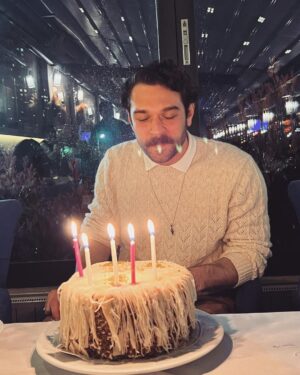 Furkan Andıç Instagram - Yıllarım.. 🤔😏🤫😎

#33