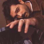 Furkan Andıç Instagram - When Italy🇮🇹 meets Turkey🇹🇷 @furkandic8 Seen by @davidprando_ #furkanandıç #actor #cinema #tvseries #fashion #malefashion #istanbul #turkey #turkishactor #fashionphotography #italianphotographer #menfashion Talent @furkandic8 Mgmt @rbugraozkan Art Direction/Photos/Post Production @davidprando_ Produced by KYNODONTAS @kynodontasofficial @briantraverso_ Production Support: @iremhaykir Styling @ronaahere Styling assistants: @emrhnbal, @kkapplanhazal Mua/Hair @marinasiirfofficial Location: Istanbul - Şişli - Nisantasi Press @1birsenaltuntas Outfits: @bershka @sevdakanalcii Nişantaşı