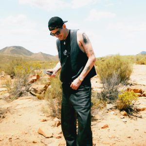 G-Eazy Instagram - NEW YEARS IN CAPE TOWN SOUTH AFRICA WITH THE GANG … BEYOND GRATEFUL
COUNTING AND APPRECIATING THESE BLESSINGS 
THIS YEAR WILL BE THE BIGGEST AND MOST IMPORTANT I PROMISE … LOVE ALL OF U