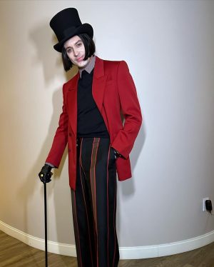 G-Eazy Instagram - 🍫🍫🍫

Mr. Wonka: “Don’t forget what happened to the man who suddenly got everything he wanted.”

Charlie Bucket: “What happened?”

Mr. Wonka: “He lived happily ever after.”