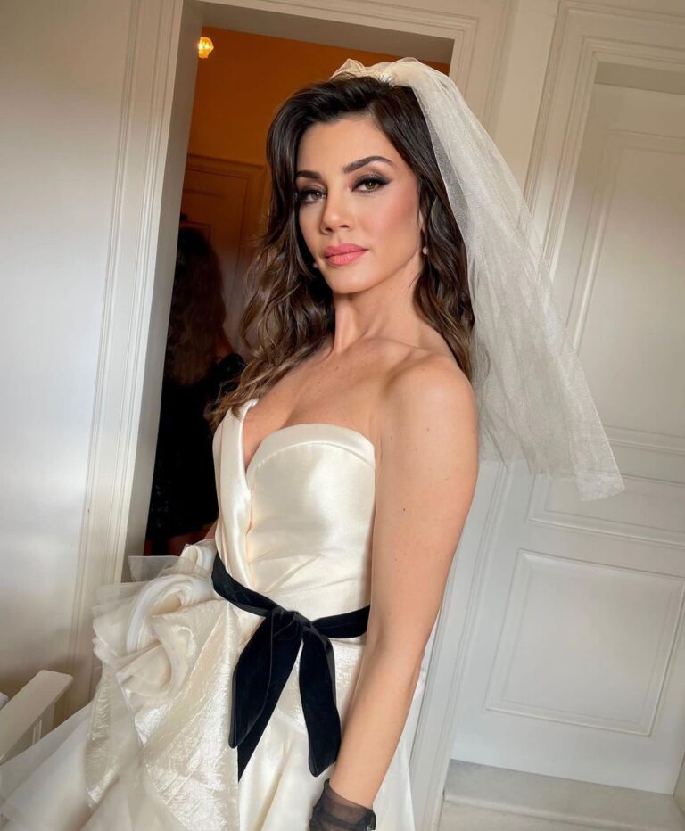 Gökçe Bahadır Instagram - #tbt Bir ay olmuş bile ☺️
