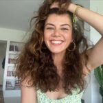 Gökçe Bahadır Instagram - Biraz yaz saçı.Hem de motivasyon olsun kendimize.🐝 #nofilter 😉