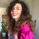 Gökçe Bahadır Instagram - Rengarenk bitiriyorum günü🤫