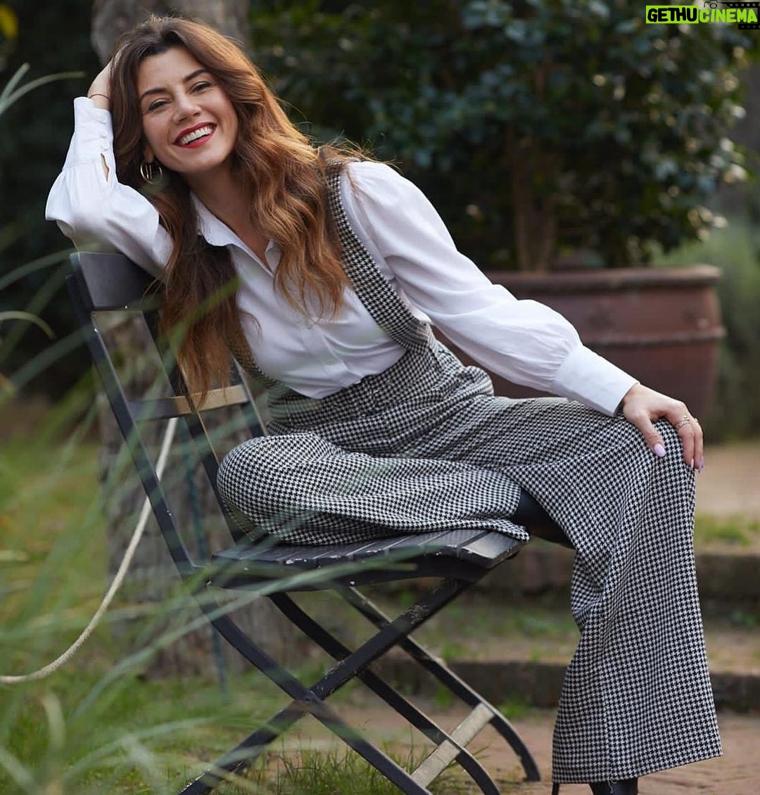 Gökçe Bahadır Instagram - Bonjour ☀️J'aime le soleil .