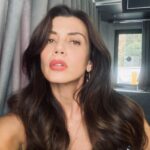 Gökçe Bahadır Instagram - Gündüz çekilen fotoğraf akşam paylaşılıyor mu?