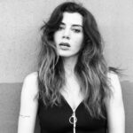 Gökçe Bahadır Instagram - #challengeaccepted #womenpower Biz ki her daim güçlü,yılmayan,naif,duygulu,savaşçı.. @zeynepsevi @sozelsoy @seda_akman_official @begumakkaya @cansutosun @dilsadsimsek @leylalydia @aysegulafacankoksal