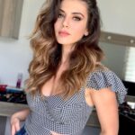 Gökçe Bahadır Instagram - Yine yaptı yapacağınıı @hamiyetakpinar 😘 ekip tamam @akin_unal ☺️