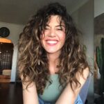 Gökçe Bahadır Instagram - Daha güzel günler için bir gülücük bırakıyorum. #iyibayramlar ☺️