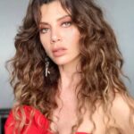 Gökçe Bahadır Instagram - Photo by @hamiyetakpinar 😘 @akin_unal 😘