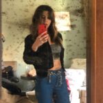 Gökçe Bahadır Instagram - Hadi 2019 bitmeden bir ayna selfiesi 💞