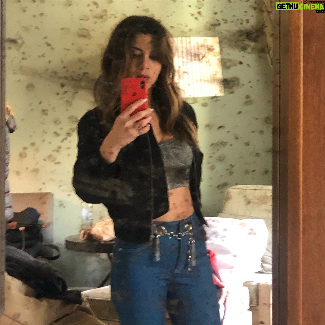 Gökçe Bahadır Instagram - Hadi 2019 bitmeden bir ayna selfiesi 💞