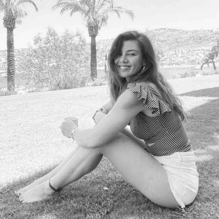 Gökçe Bahadır Instagram - ☕️