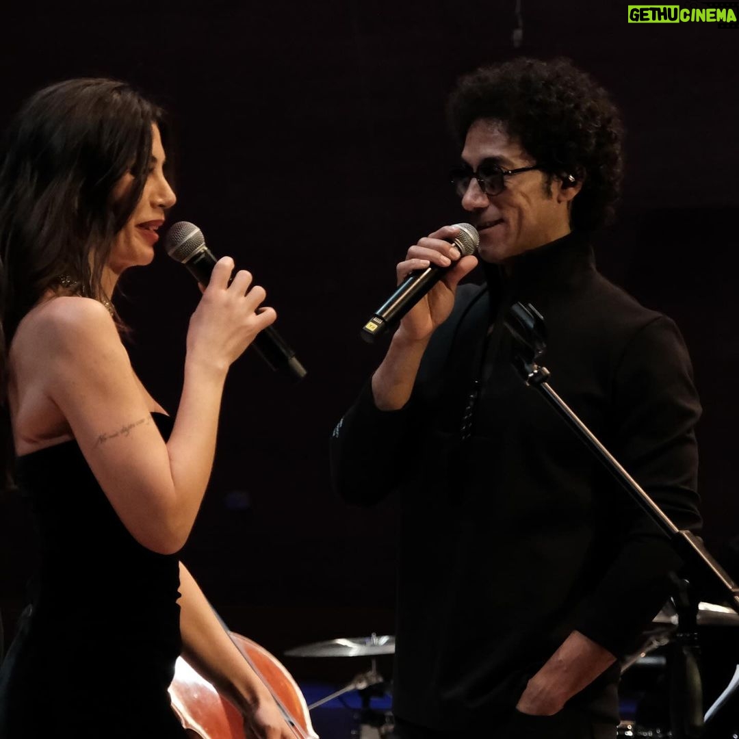 Gökçe Bahadır Instagram - Gecenin özeti 🙏 Emeği geçen herkese çok teşekkür ederimm ! @csoadaankara @emirersoy @alricomusic @selin.nardemir.onerturk @burakdurmandrums @dogukancokseker @allaturcamusic
