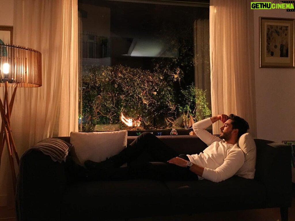 Gökhan Alkan Instagram - resting on set #KalpAtışı