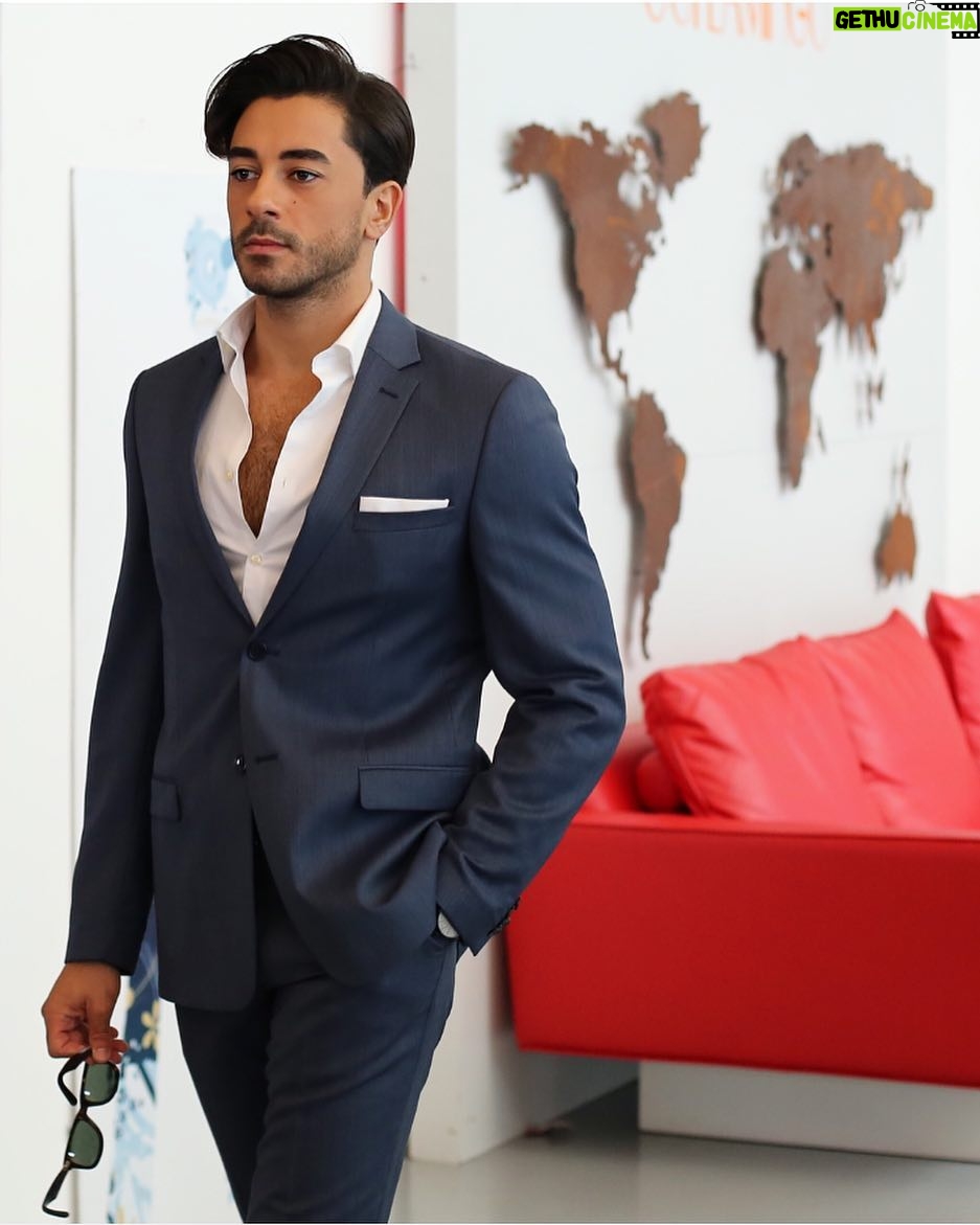 Gökhan Alkan Instagram - #SeviyorSevmiyor #YigitBalci