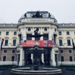 Gökhan Alkan Instagram – 🇸🇰 Abisi Prag olan Moravya başkenti.
I – Tuna nehri. Most SNP Ufo
II – Slovenské národné divadlo
III – Cumil
IV – Schöner Náci
V – Michalská ulica
VI – Slavín
VII – Modrý kostolík
VIII – Svätopluk – Bratislavskom hradě
IX – Klimt’in ayrılmışları. Dönemin kendi sanatı, sanatın kendi özgürlüğü olmalıdır.
X – Sokak sanatı Bratislava, Slovakia