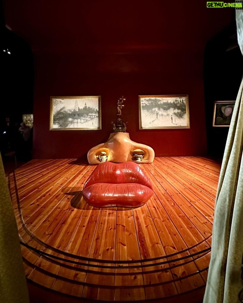 Gökhan Alkan Instagram - sürrealistçe duygusallığın savunucusundan… 🇪🇸 Salvador Dalí Museus