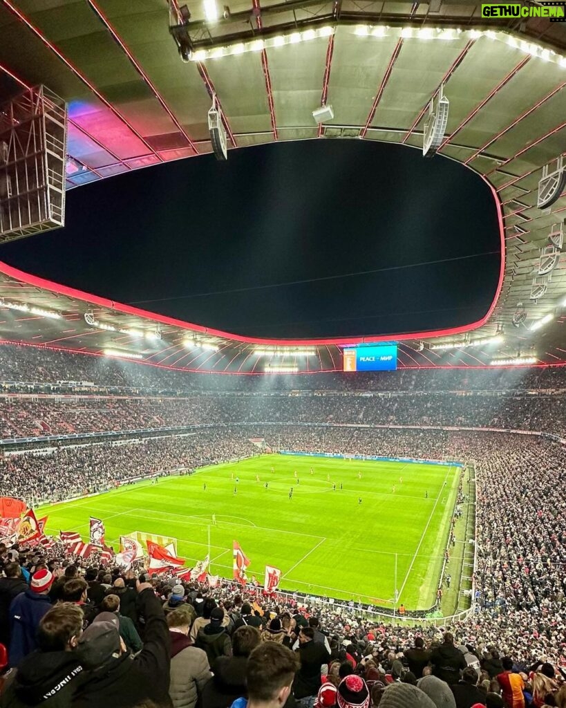 Gökhan Alkan Instagram - 8.11.2023 - FC Bayern München vs. Galatasaray Champions League match ⚽️ 🟡🔴 #UCL #FCBvGS Allianz Arena