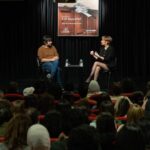 Gülse Birsel Instagram – Bugün @akbanksanat ‘ın Kısa Film Festivali’nin açılış günüydü. Birkaç salonu hınca hınç dolduran en genci 14, en yaşlısı 20’lerinin başında, birbirinden parlak insanlarla sohbet ettim. Soruları, hevesleri, heyecanları müthişti. ✨ Ve çok teşekkürler @selimevci #19akbankkısafilmfestivali