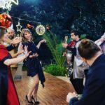 Gülse Birsel Instagram - Filmin yayın tarihi yaklaştıkça biz.💃🎊🦌#YılbaşıGecesi 30 Aralık’ta @disneyplustr