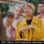 Gülse Birsel Instagram - Düşünür müsünüz? Yılbaşı harcamalarını filan mesela? #Repost @axess with @use.repost ・・・ İyi yaşayanlar alışverişlerini Axess’le yapıyor, yeni yılı chip-paralarla karşılıyor! 🎉 1 Ocak’a kadar @Juzdanapp’ten giyim/elektronik ve market kampanyalarına katıl, yılbaşı alışverişlerinde 600 TL’ye varan chip-para kazan. 🛍️🎧