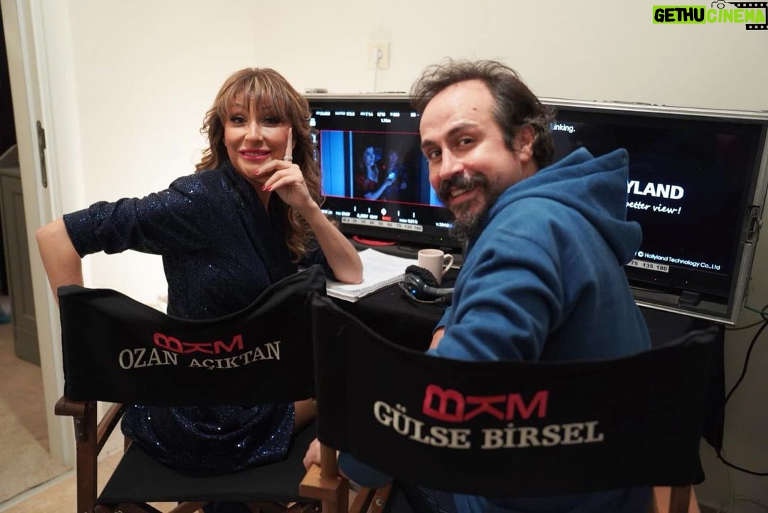 Gülse Birsel Instagram - Coen, Wachowski, Farrelly ve Reşadiyeli biraderler. 🎥 @aciktan #film #yılbaşıgecesi @disneyplustr