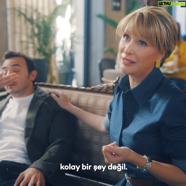 Gülse Birsel Instagram - -Düz.. aldım ben? -Ah kardeşim! 😁 🎥 @aciktan @ptotfilm 👗 @hknylcn 💄 @ulkermutlucan 💇♀️ @gurhankalay