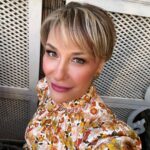 Gülse Birsel Instagram – Eve kapandım, senaryonun son 1 haftası. Odamda hayali karakterlerle muhabbetteyim. 🖊💻
Geçen aydan #tb’lerle idare edin.