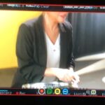Gülse Birsel Instagram – Bateri de çaldım o da eksik kalmadı şu hayatta. Bir reklam filmi için, sadece 3 saatlik tek dersle beni hem (iyi kötü de olsa) filmdeki soloları atacak hem şarkıya eşlik edecek kıvama getiren hocam @ilkedevrimduman ‘a dev teşekkür ve öpücükler. Filmin yönetmeni @tolgakaracelik ayrıca canımız. Videoları kaydıra kaydıra çok kısa ve kompakt bir Whiplash göreceksiniz. 😁 Ve tabii önümüzdeki günlerde daha bu deneyimin ekmeğini çok yiyeceğim burada. 🥁🪘(Bu vesileyle hayırlı Ramazanlar.🌹)